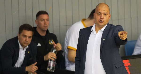 hosszabbitott_a_deac_a_kosarcsapat_szakmai_stabjaval-600x315-crop