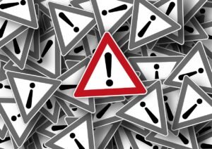 Új KRESZ-módosítások: Korlátozás a friss jogosítványosok számára a nagy teljesítményű autók vezetésében