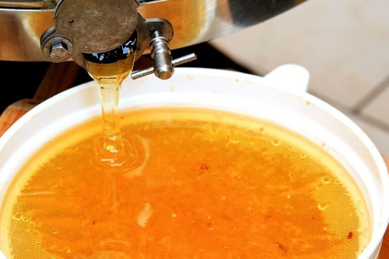honey-extractor-1568943_1280