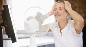 „Így védd meg dolgozóid egészségét a nyári hőségben – Kötelező lépések a munkahelyi biztonságért”