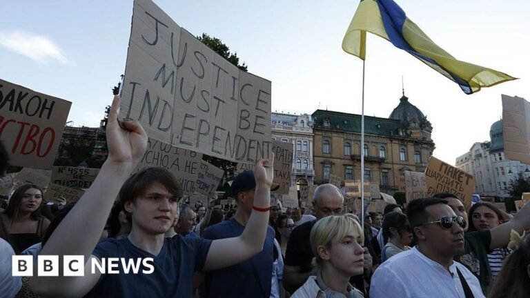 Ukrajna új törvényei: Zelensky döntése és a korrupcióellenes testületek függetlensége körüli vita