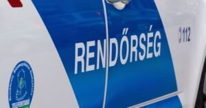 Kiakadtak az anyukára: kint hagyta az utcán a 3 éves kisfiát, csúnya baleset történt, amíg vásárolgatott