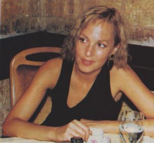 Te tudod melyik híres magyar színésznő van a képen? Ma 75 éves