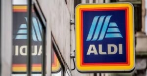Holnap indul az Aldi szenzációs akciója – 5 forintért is hazavihetők ruhák és cipők