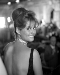 Elhunyt Claudia Cardinale  filmlegenda. Nyugodjon békében! 🖤