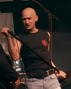 „11 év után: így néz ki Cipő, a Republic énekesének két gyermeke – Réka és Petra már felnőttek