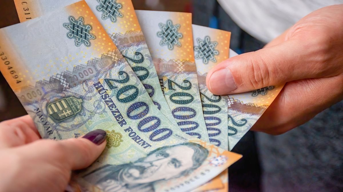 Minimálbér 2026: új számítási módszer jöhet – a szakszervezetek kitartanak, a munkaadók óvatosabbak