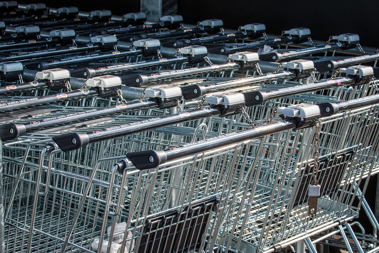 Lidl-akció a nyugdíjasokért: élelmiszer-utalványok mellé extra kuponok járnak