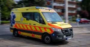 Opel hajtott a H6-os HÉV elé – egy nő megsérült