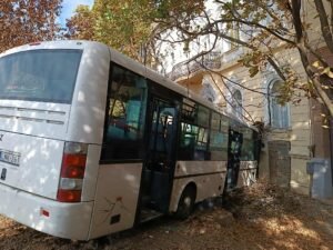 Döbbenetes fejlemény: kiderült, mi okozta a szolnoki buszbalesetet – Lázár János megszólalt