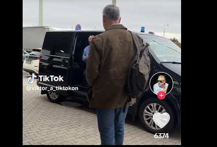 Orbán Viktor benzinkúti találkozója: rövid kávé, hosszú beszélgetés