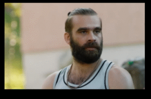 Meglepő fotó! Így néz ki Bazsó, a Mi kis falunk sztárja szakáll nélkül