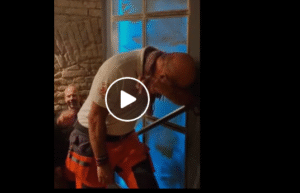 😢 Nyugdíjba vonulna, de nem bírta könnyek nélkül: kollégái meghatották Dr. Zacher Gábort