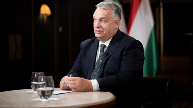 Bemondta Orbán Viktor: ekkor érkezik a 14. havi nyugdíj első összege – hatalmas pénzesőre készülhetnek a nyugdíjasok