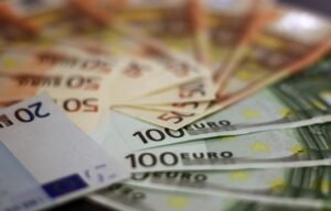 Ausztriában indul a téli szezon: 3000 eurós fizetés és ingyenes szállás várja a dolgozókat