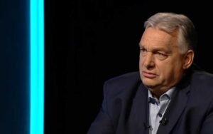 Életre kelt Orbán Viktor rajza – a Kutyapárt nem mindennapi módon használta fel