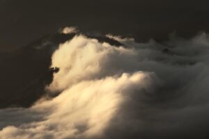 Elsőfokú riasztást adtak ki öt vármegyére péntekre – komoly időjárási veszély közeleg