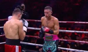 Istenes Bence megnyerte élete első profi bokszmérkőzését