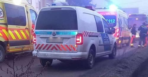 Buszbaleset történt,több mentő is érkezett a helyszínre