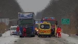 Hiába küzdöttek egy órán át az életéért: 47 éves nő az áldozata a havas 4-es úti tragédiának