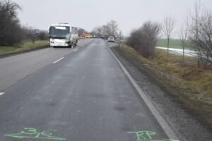 Vezetés közben elaludt, majd halálos közúti balesetet okozott egy buszsofőr a Jászságban.