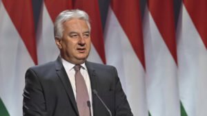 Vádat emeltek Semjén Zsolt és Rogán Antal Szőlő utcával kapcsolatos rágalmazása miatt