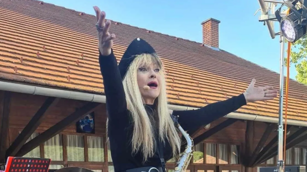 Megijedtek a rajongók: Marcellina balesetet szenvedett a színpadon