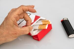 Újabb áremelés sújtja a dohányosokat 2026-tól: így változnak a cigaretta- és dohányárak januárban